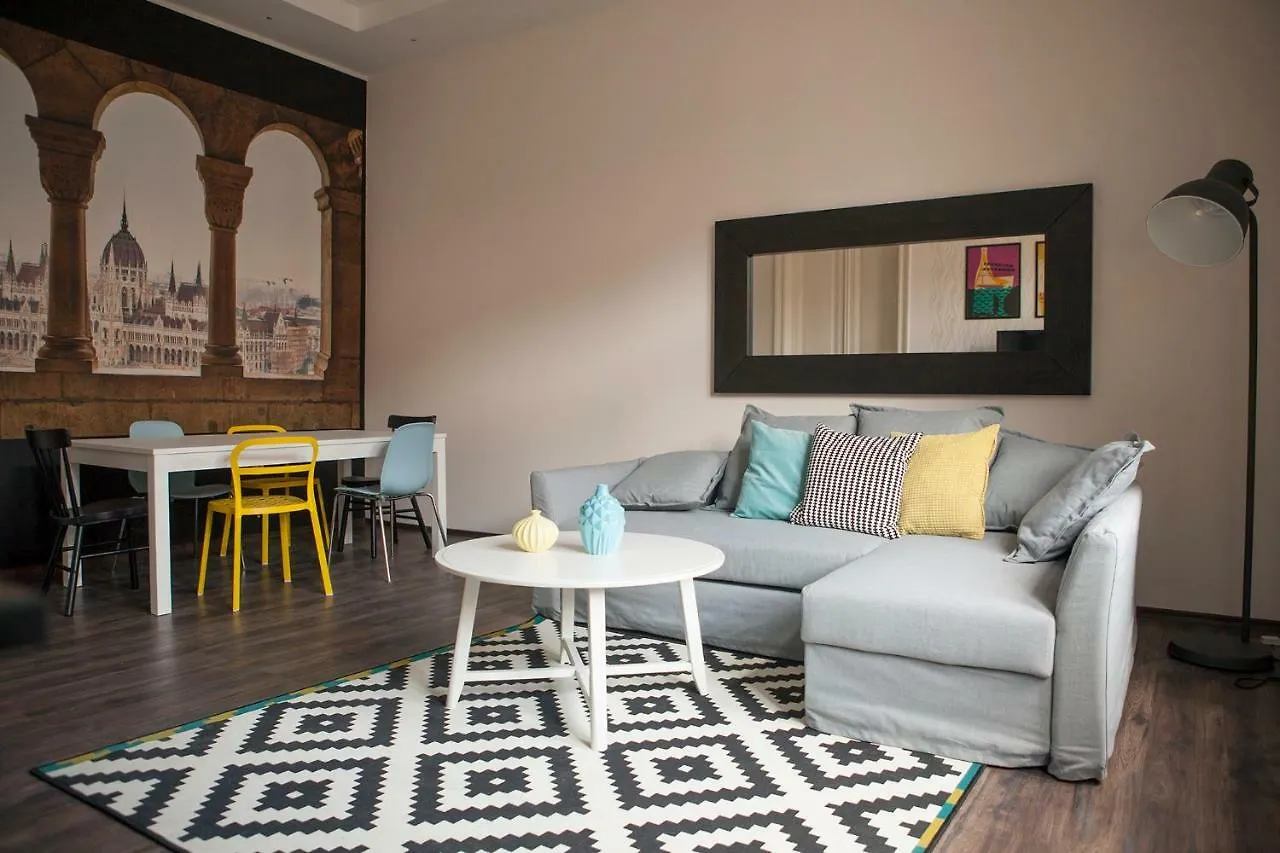 Apartment Downtown Vorosmarty Budapest Hungary