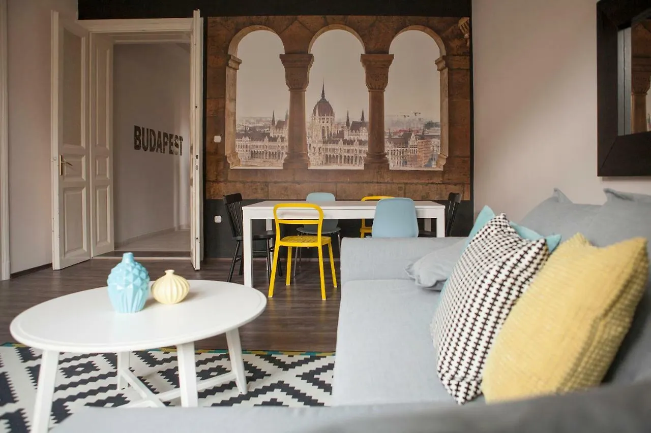 Apartment Downtown Vorosmarty Budapest Hungary